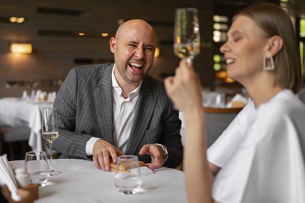 Meet Rich Men Online Safely